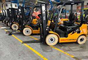 UN Forklift 2.5T LPG - Excess Stock Available Now!
