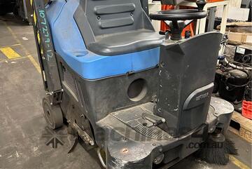 2014 FIMAP FS800B ELECTRIC RIDE ON SWEEPER NEW BATTERYS VERY LOW HOURS