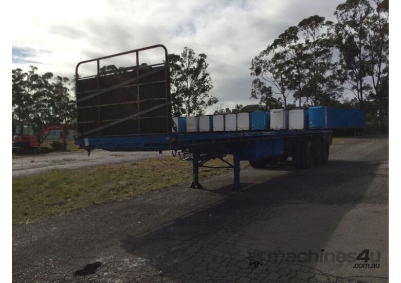caption 1994 Haulmark 3ST37 Tri Axle Flat Top Trailer