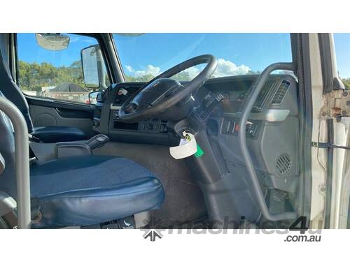 caption Volvo FM