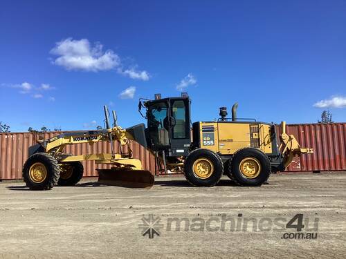 caption Komatsu GD555-5 Grader