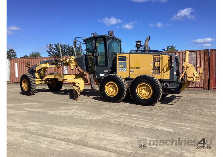 caption Komatsu GD555-5 Grader