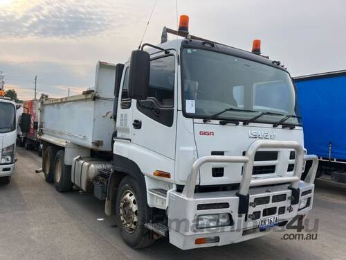 2010 Isuzu CXY Giga Tipper