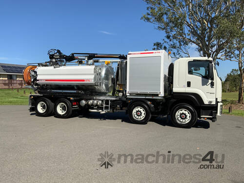 Isuzu FYJ 300-350 Vacuum Tanker Truck