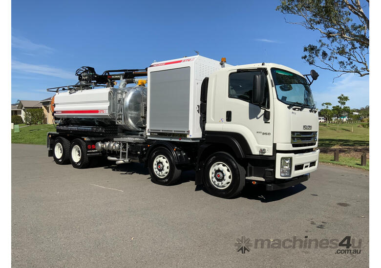Isuzu FYJ 300-350 Vacuum Tanker Truck