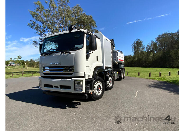 Isuzu FYJ 300-350 Vacuum Tanker Truck