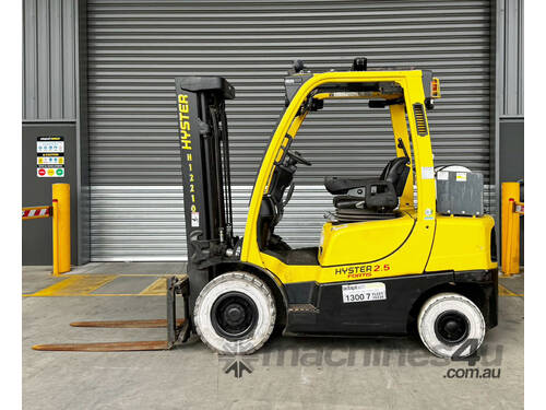 HYSTER H2.5FT  Counterbalance Forklift