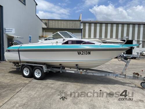 caption 1994 Haines Signature 630LE Fibreglass Half Cabin