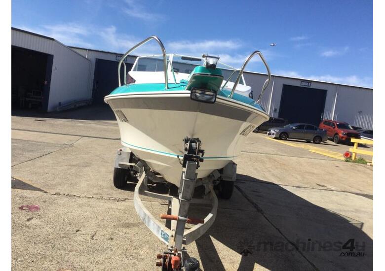 caption 1994 Haines Signature 630LE Fibreglass Half Cabin