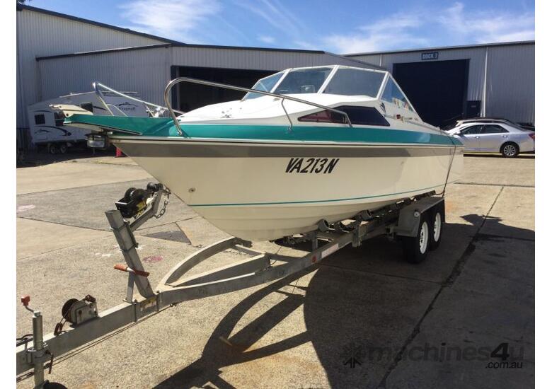 caption 1994 Haines Signature 630LE Fibreglass Half Cabin