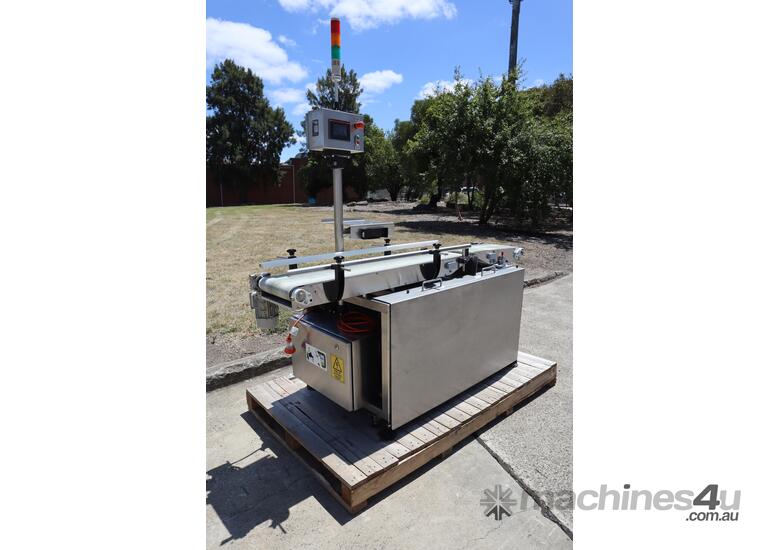 caption Automatic Bottom Label Applicator Labeller - Aztro Enterprise