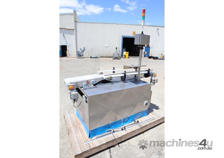 caption Automatic Bottom Label Applicator Labeller - Aztro Enterprise