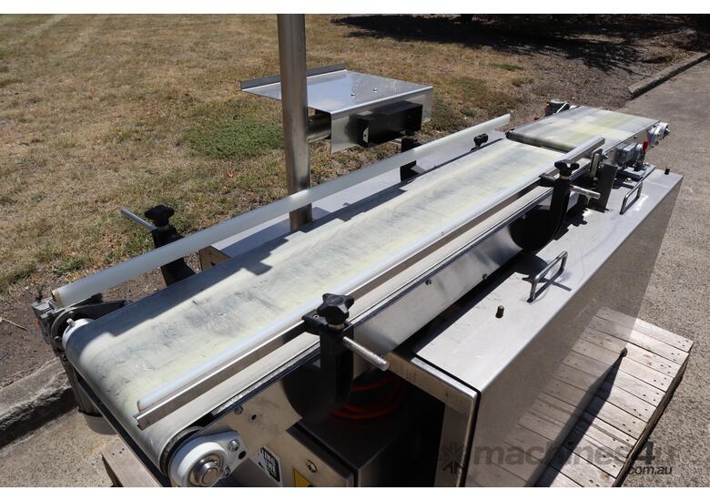 caption Automatic Bottom Label Applicator Labeller - Aztro Enterprise