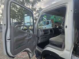 2006 Hino Dutro 4x2 Tipper (Car Licence) - picture0' - Click to enlarge
