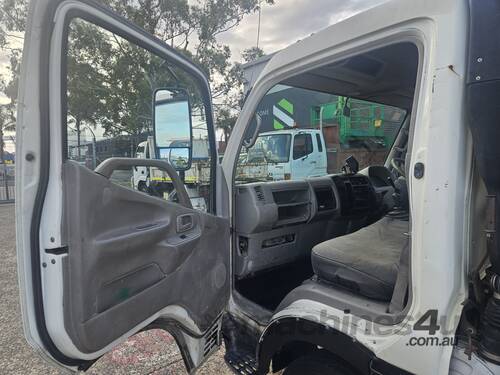 2006 Hino Dutro 4x2 Tipper (Car Licence)