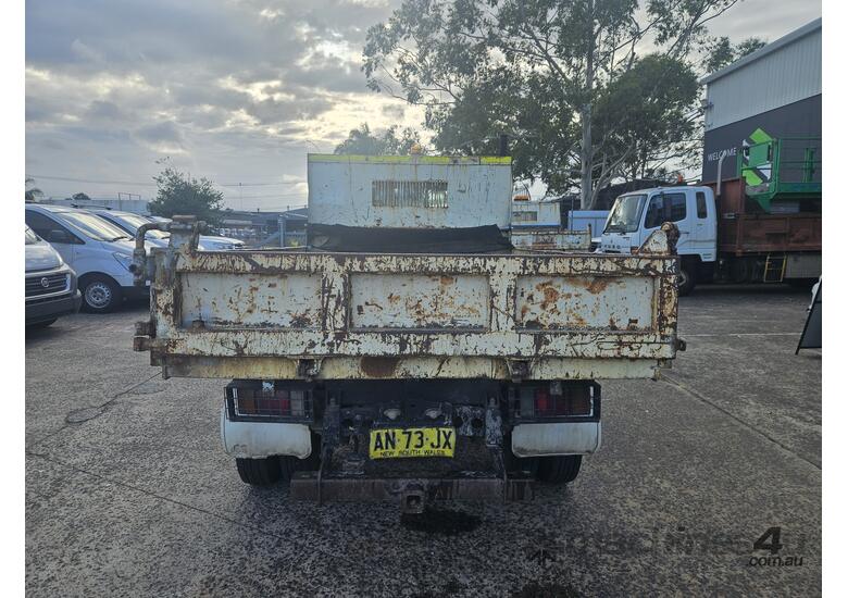 caption 2006 Hino Dutro 4x2 Tipper (Car Licence)