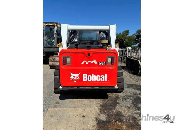 caption 2015 BOBCAT T650 SKID STEER U4750