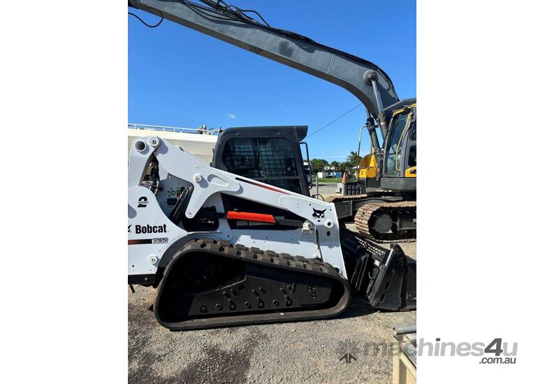 caption 2015 BOBCAT T650 SKID STEER U4750