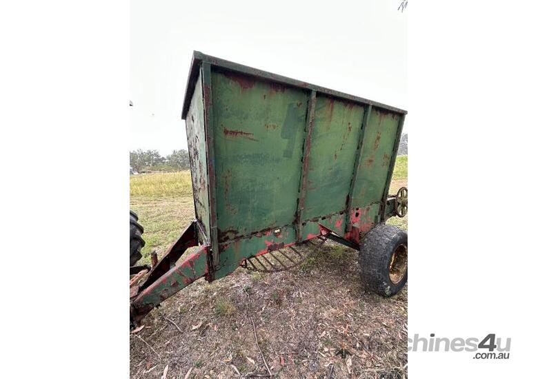 caption Old Super or Manure Spreader