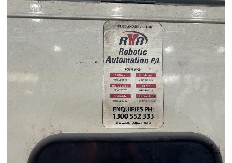 caption Welding Robot, Motoman V Cell