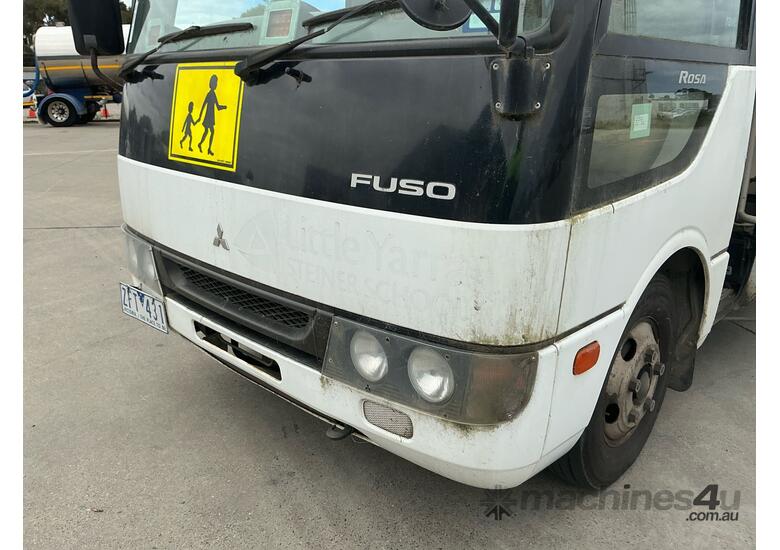 2007 Mitsubishi BE600 Rosa Bus