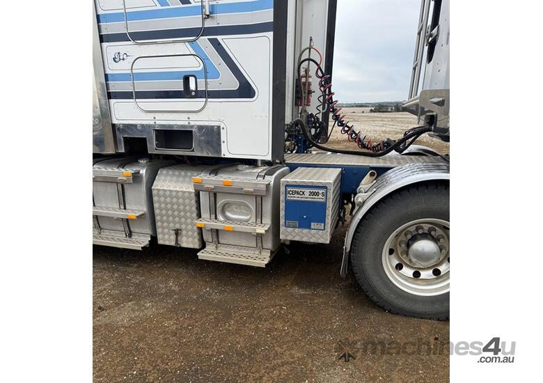 caption 2015 Kenworth T909