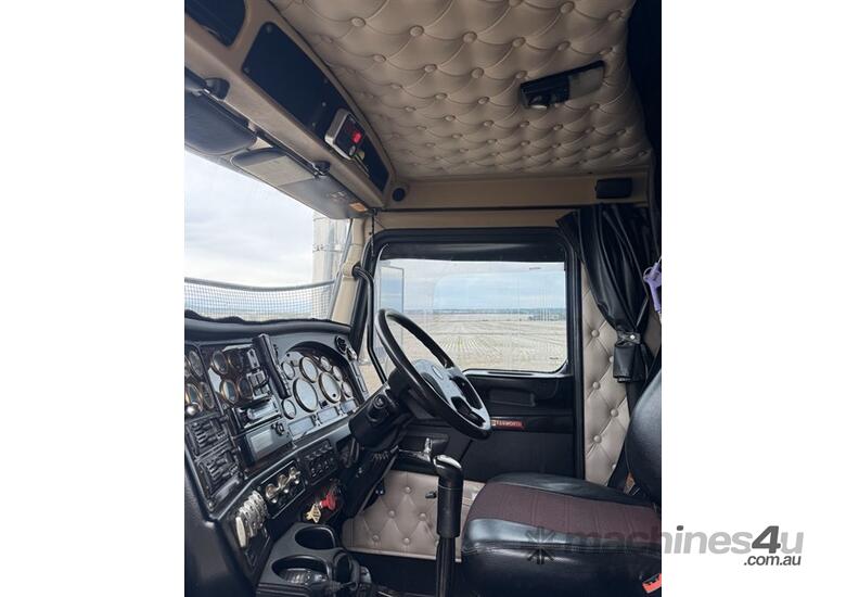 caption 2015 Kenworth T909