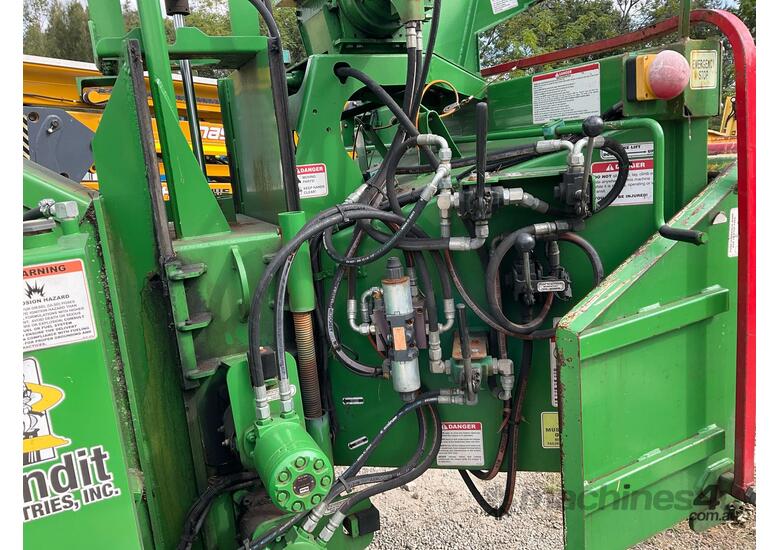 caption 2018 Bandit Industries 18XP Single Axle Wood Chipper