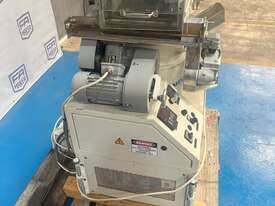 100FD - picture2' - Click to enlarge