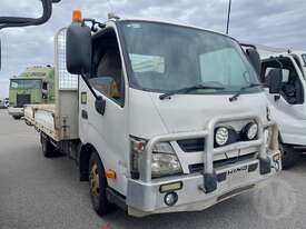 Hino 300 - picture0' - Click to enlarge