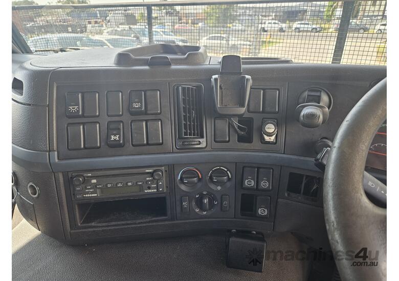 2006 Volvo FM12   6x4 Prime Mover