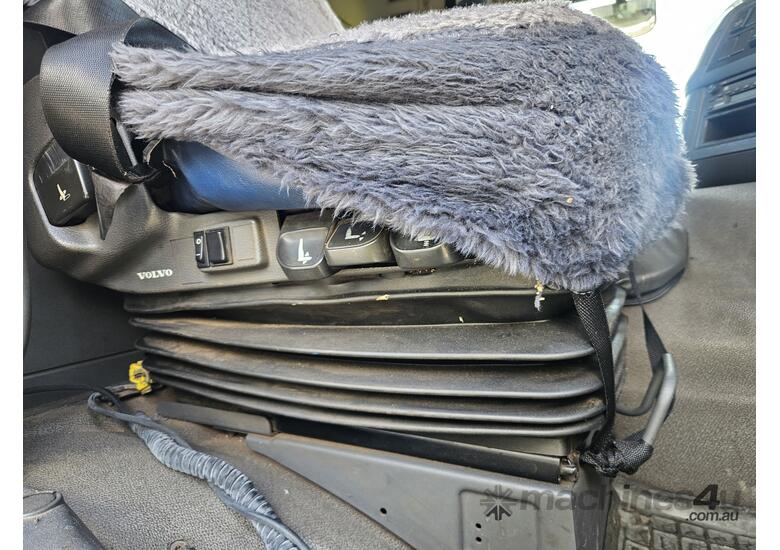 2006 Volvo FM12   6x4 Prime Mover