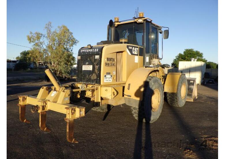 caption CAT 930H LOADER - PLANT NO. 415