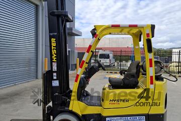 Wollongong Forklift: Hyster 2.5T LPG, 3-stage container mast, 8m lift!