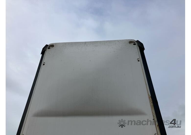 caption 2004 Vawdrey VBS3 Tri Axle Curtainside A Trailer