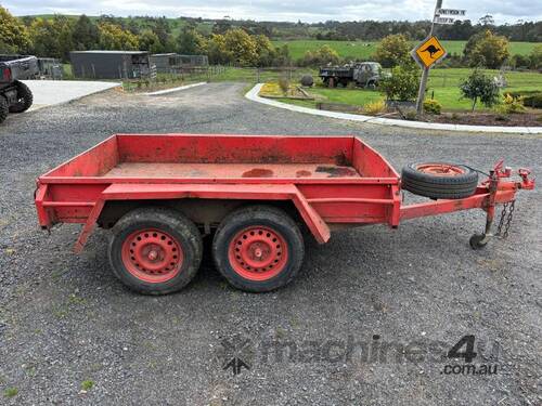 caption Tandem Trailer
