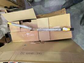 1 X Large Box of Screw Drivers & General Goods - picture0' - Click to enlarge