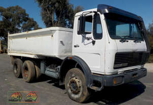 (8976) 1985 Mercedes 2222/48 Tip Truck 6X4 (Maryborough, )