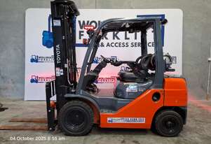 Wollongong Forklift: 2018 Toyota 2.5T, LPG, 3-Stage Standard Mast, 5.5m Lift!