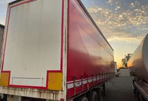 Trailer Flat Top Curtain Freighter Tri axle 38ft Lead 2011 SN1554