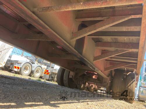 1971 Fruehauf Tri Axle Drop Deck Trailer