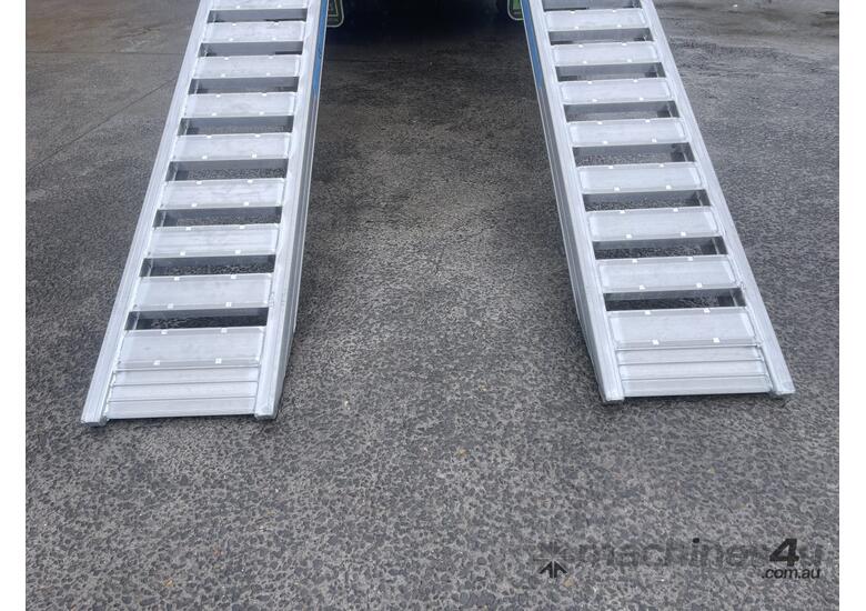 3m - 8Tonne Heavy Duty Rubber Track, Rubber Tyre Machinery Loading Ramps