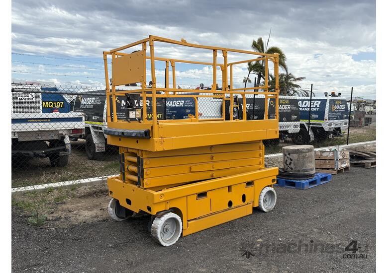 2001 Scissor Lift Compact 12