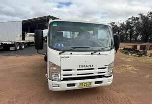 Isuzu   NNR Tipper 2012 - White Isuzu   NNR Tipper 2012 - White