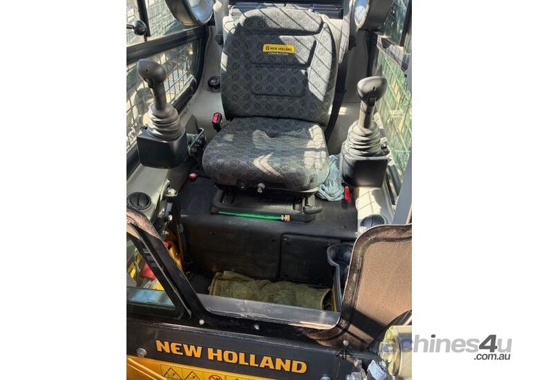 2022 NEW HOLLAND L320 SKID STEER NEAR NEW