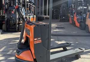 2019 RAYMOND COMBO ELECTRIC PALLET JACK