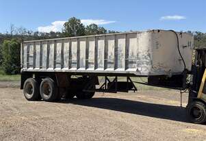 7.3M STEEL TIP OVER AXLE BOGEY TRAILER.