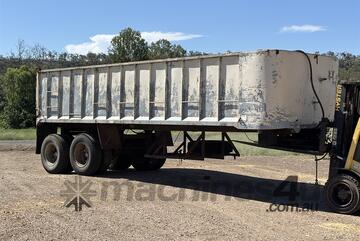 7.3M STEEL TIP OVER AXLE BOGEY TRAILER.