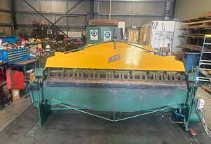 USED KLEEN 2.4M X 2.5MM PANBRAKE MANUAL CLAMP HYDRAULIC FOLD GREAT CONDITION