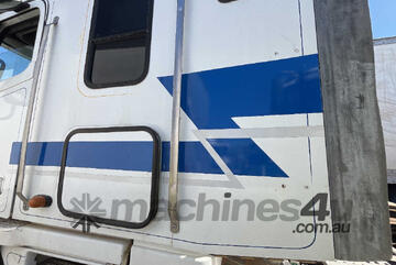 2004 Freightliner Argosy Prime Mover